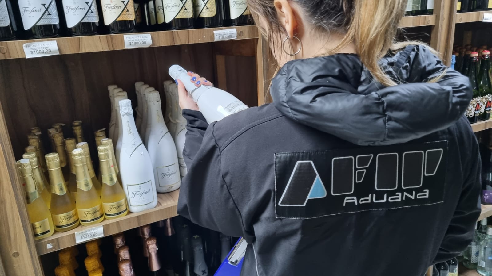 Se inicia operativo para combatir contrabando de vinos en la frontera