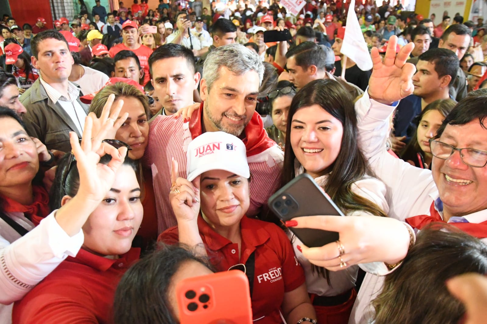 En multitudinario encuentro, Ing. Bettina Aguilera lanza precandidatura a Diputación