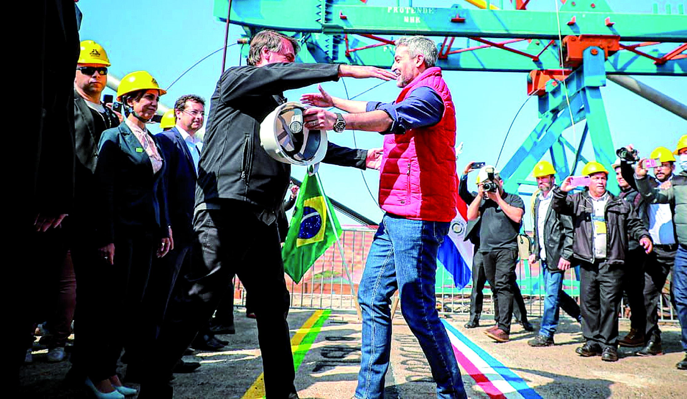 Presidentes de Paraguay y Brasil recorrieron el tramo central del Puente de la Integración