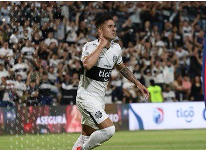 Franqueño anota un golazo en el triunfo de Olimpia