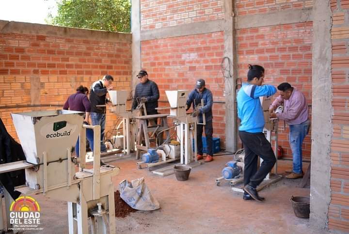 Fabrican ladrillos ecológicos para construcción de viviendas sociales