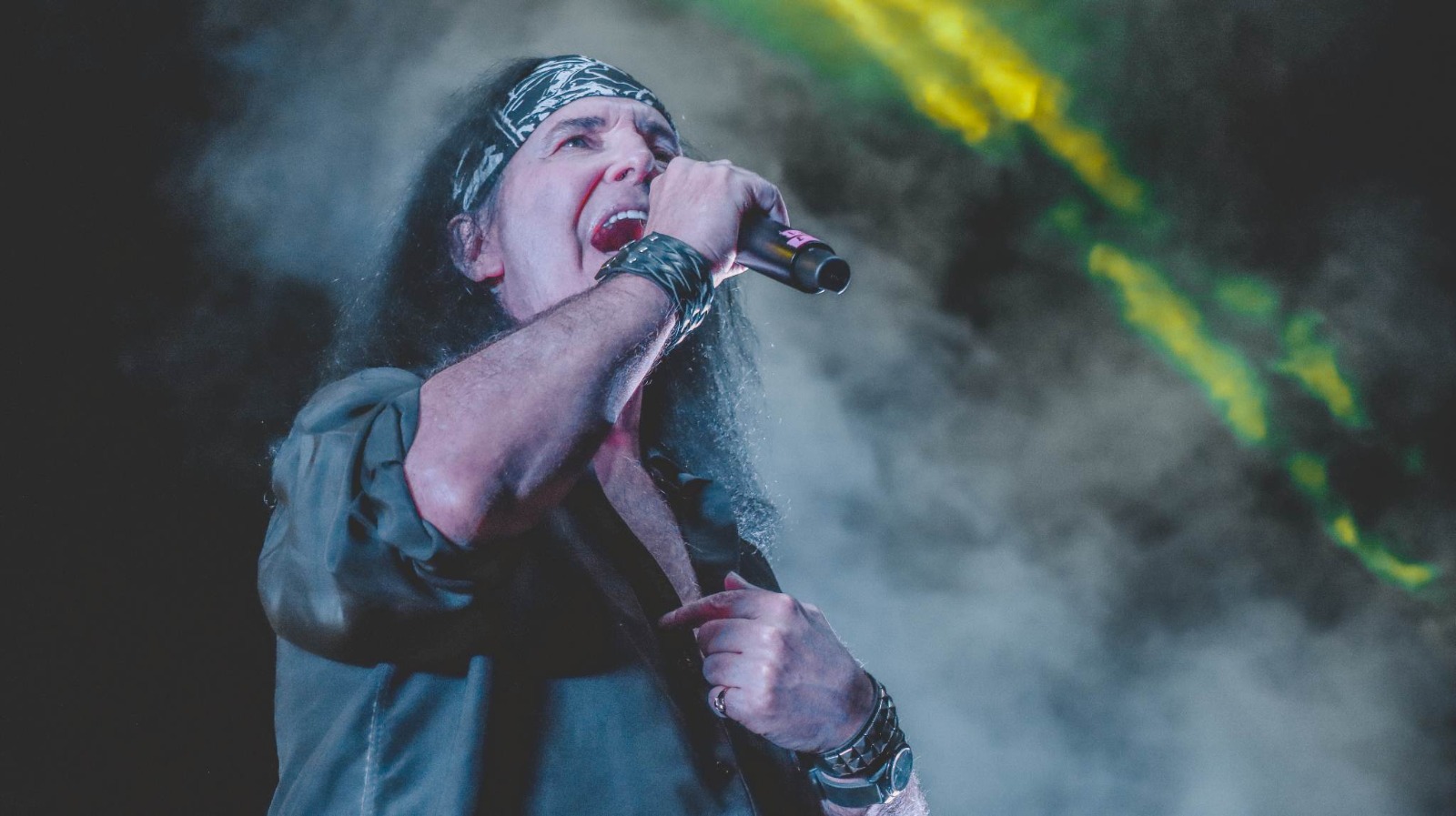 Exvocalista de AC/DC se presenta este domingo en Ciudad del Este