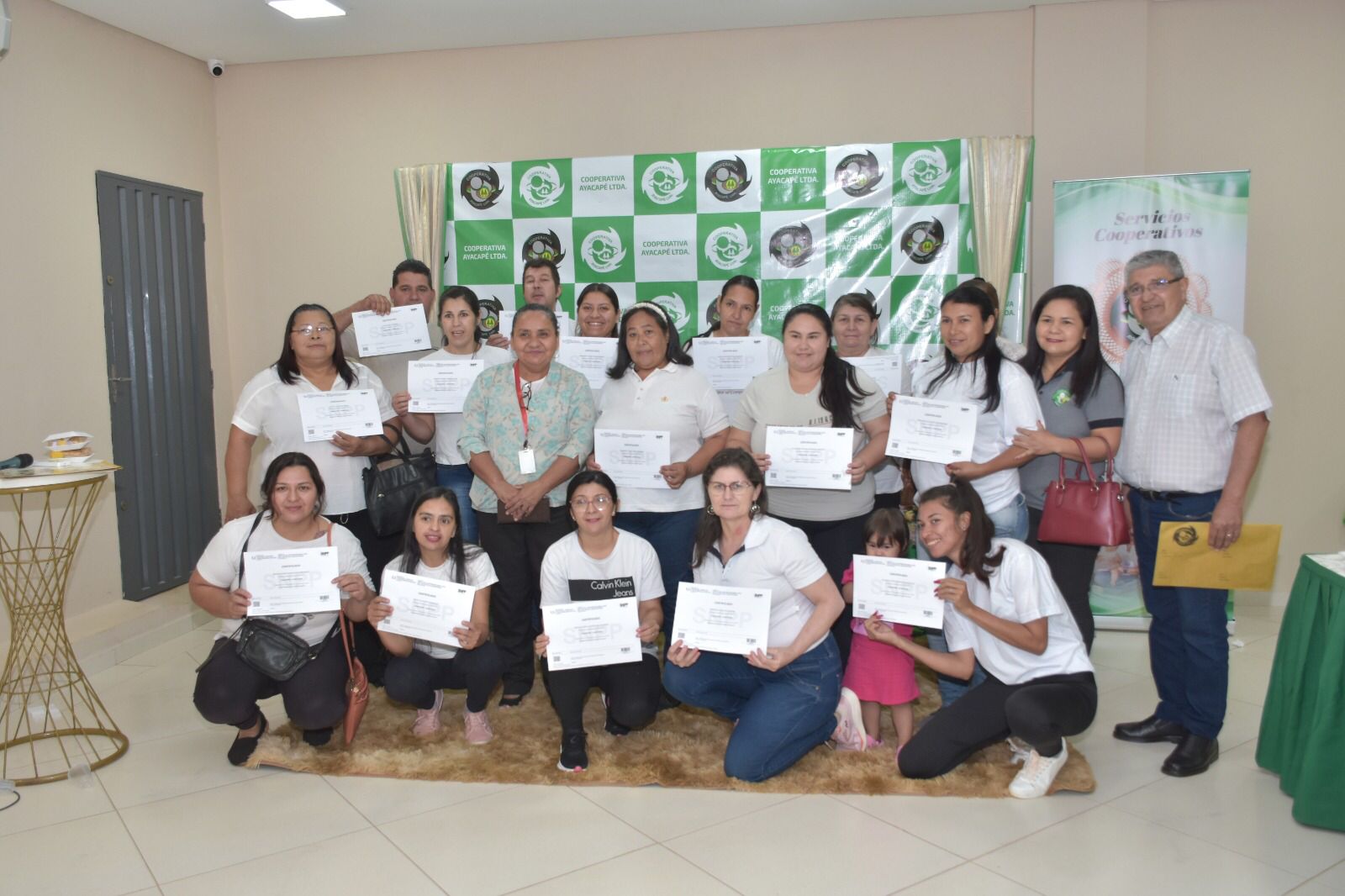 Más de 45 alumnos culminaron cursos en mandos medios