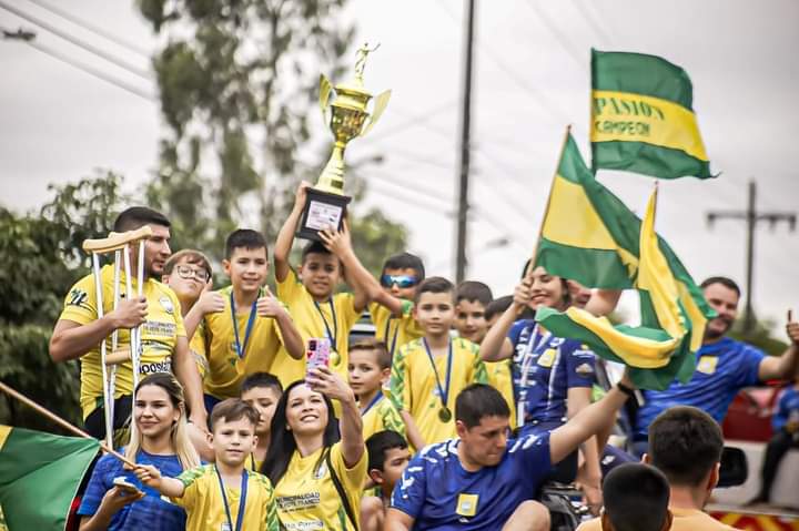 Los bicampeones nacionales son recibidos de una manera fabulosa