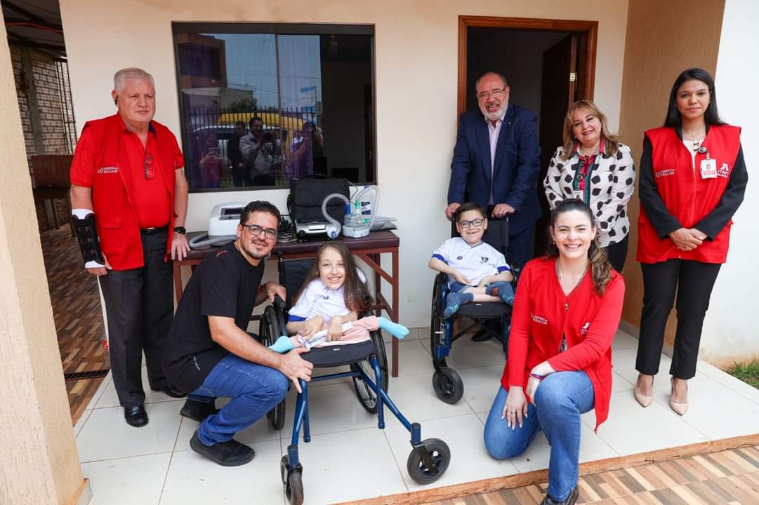 Itaipu entrega respirador a niños con atrofia muscular en Pdte. Franco