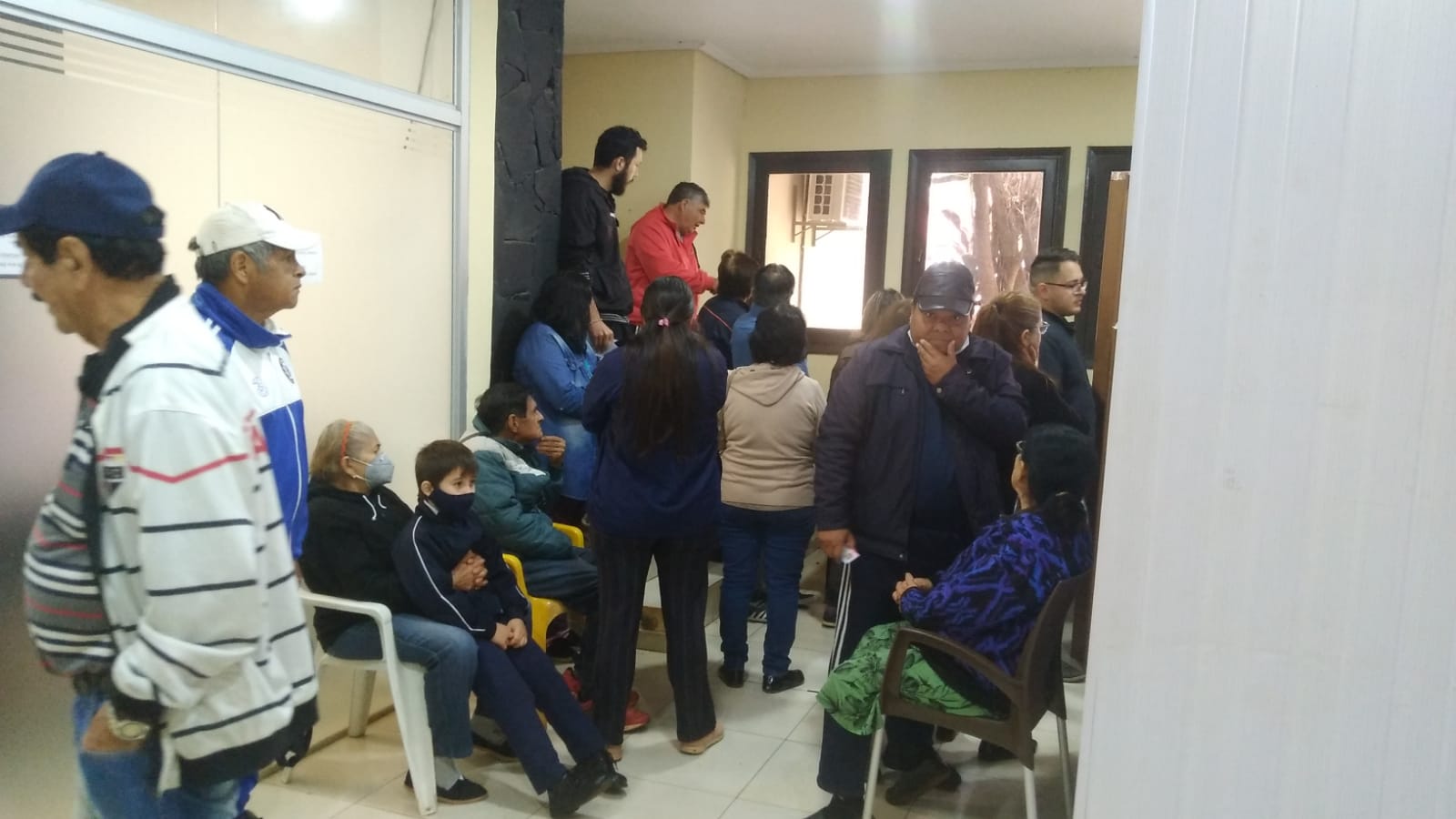 Llaman a personas de la tercera edad a registrarse para pensión