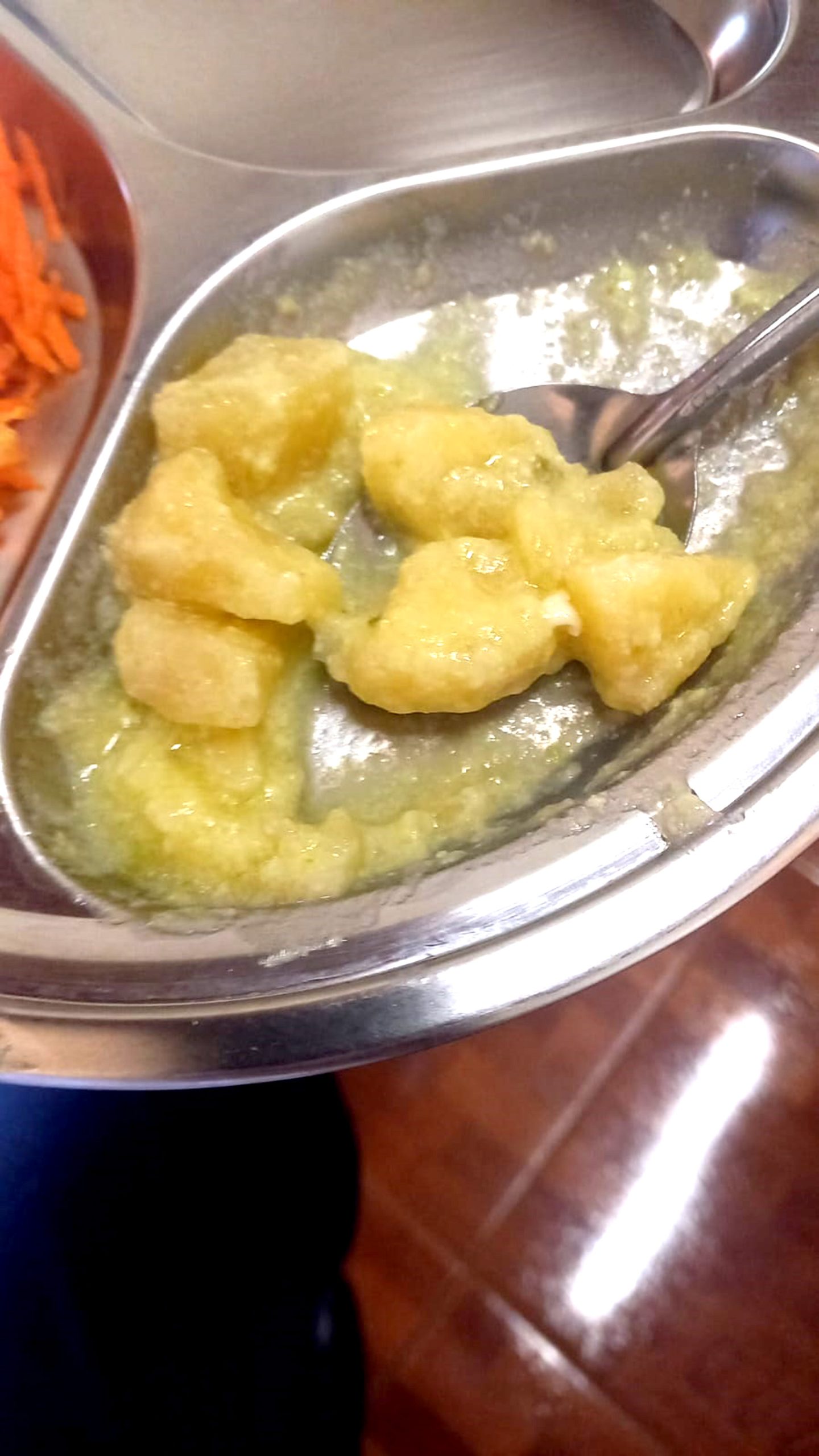 Copacabana volvió a enviar “mandi’o chyryry” como almuerzo escolar y casi nadie comió