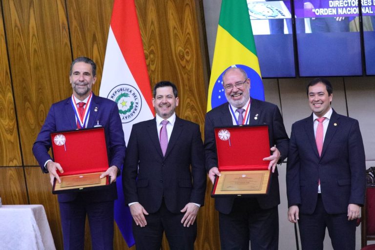Diputados otorga Orden Nacional al Mérito Comuneros a Itaipu por su cincuentenario