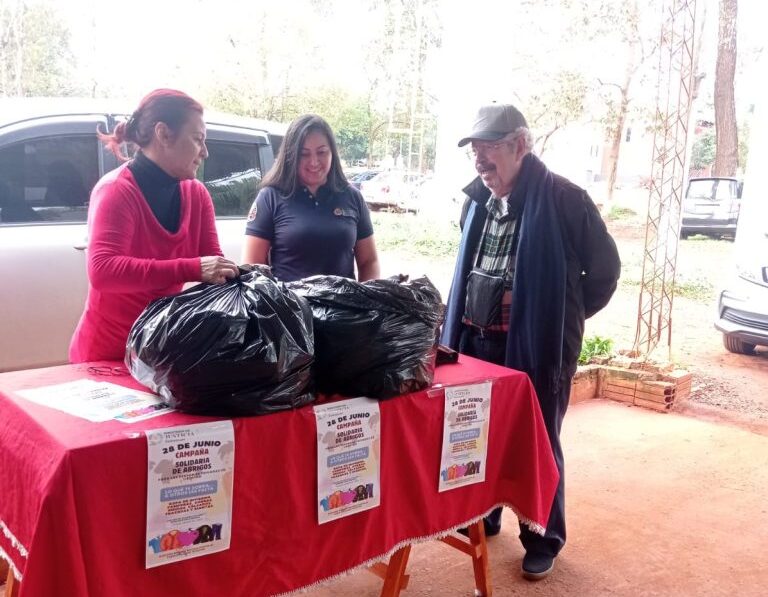 Reclusas reciben abrigos donados con gestión del Ministerio de Justicia