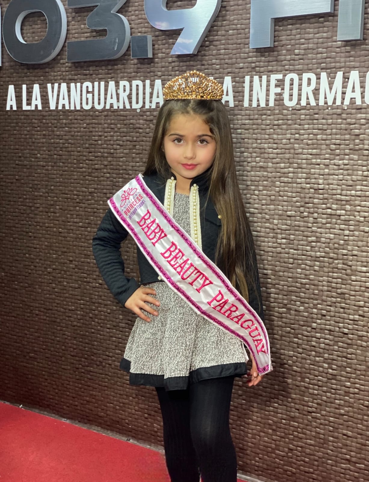 Alma Ocampos representará a Paraguay en certamen internacional de belleza