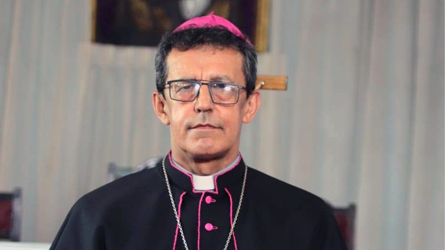 Obispo aparta de sus funciones a sacerdote por relación inapropiada