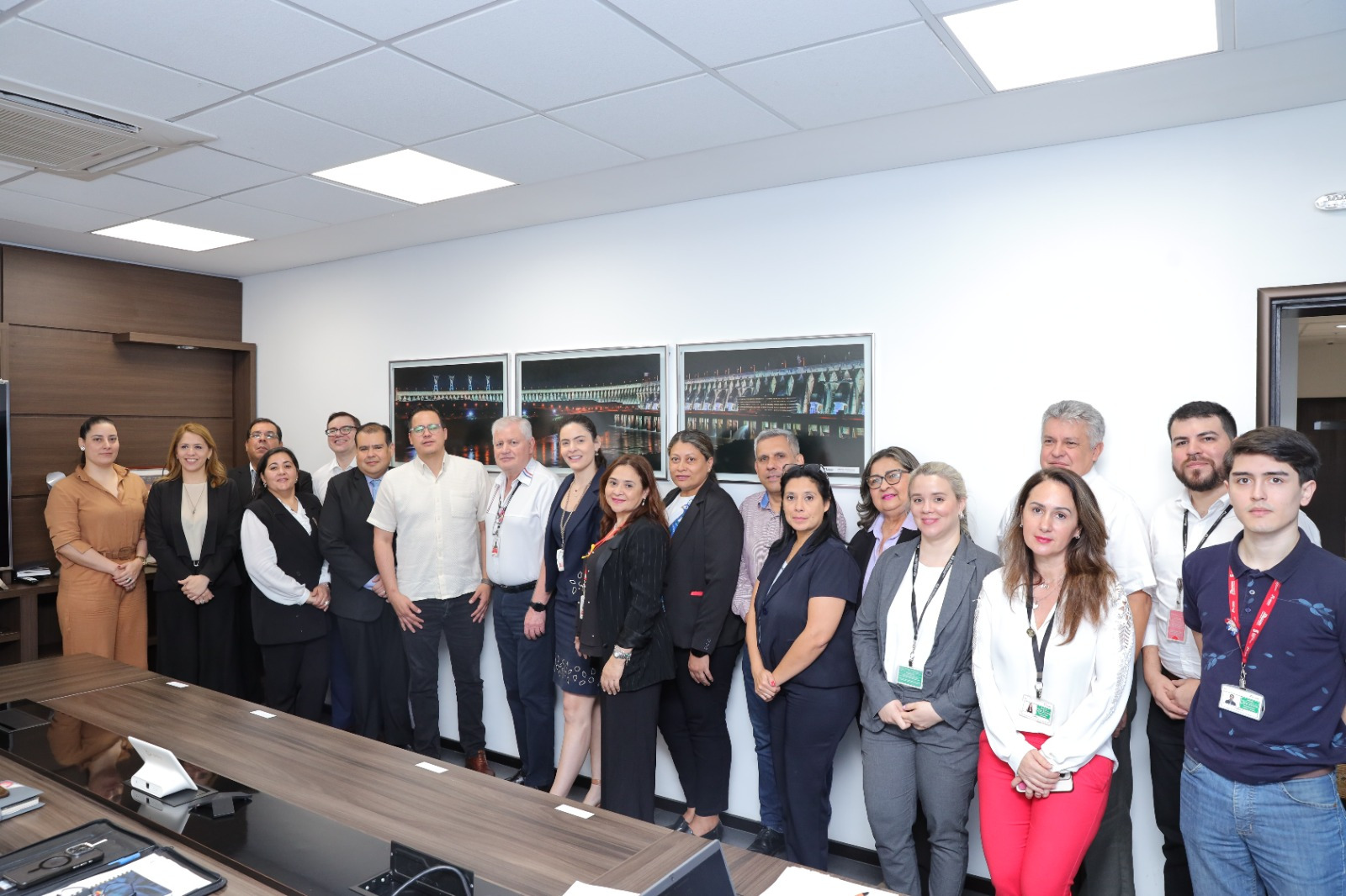 Las instituciones del Estado coordinan Programa de Becas 2025 del Gobierno