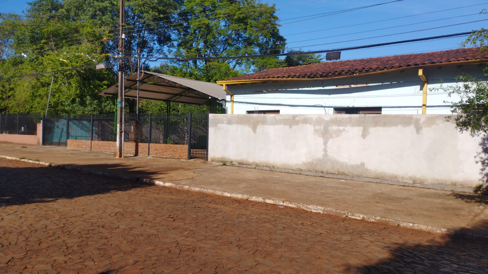 Alumnos no asisten a clase hoy en repudio a la falta de reposición de rubro en escuela