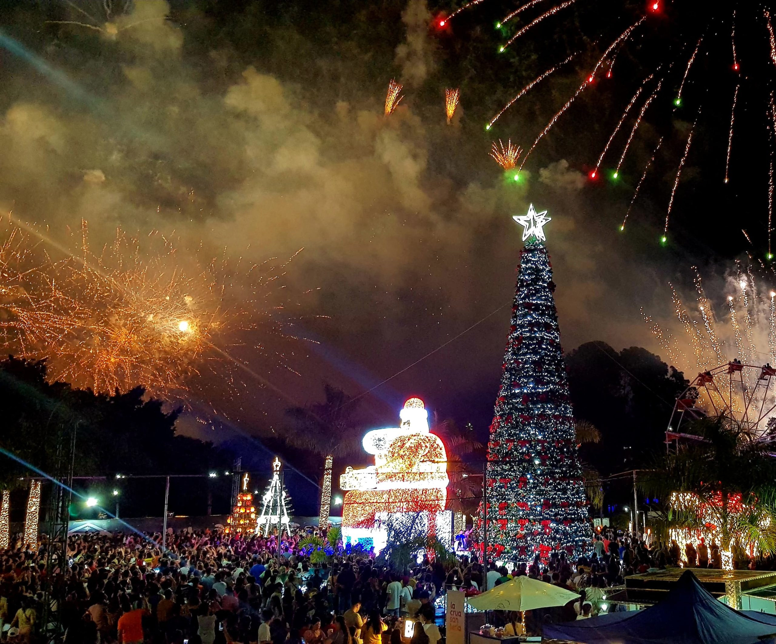 Encendido de luces de la Navidad del Este contó con una multitudinaria participación