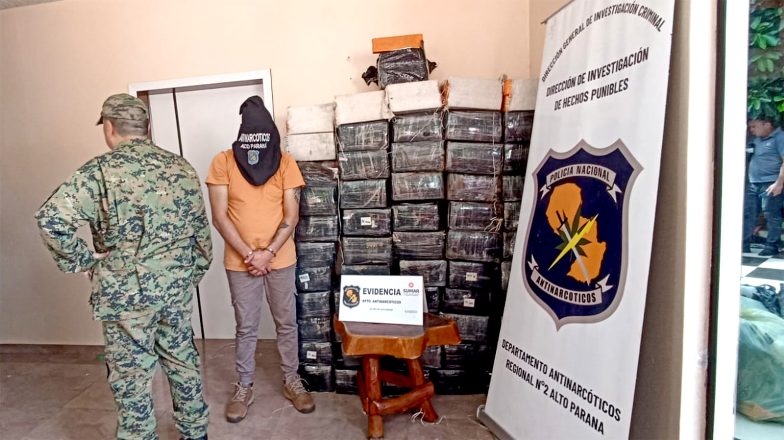 Detienen a narcotraficante y requisan casi una tonelada de marihuana en dudoso procedimiento