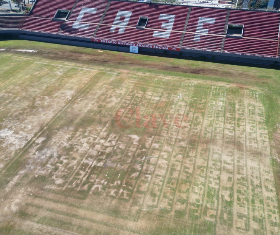 Superclásico se disputará en césped “destrozado” del Club 3 de Febrero