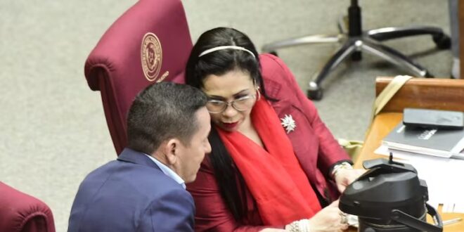 Bancada Honor Colorado separa a Norma Aquino y Javier Vera tras audios filtrados