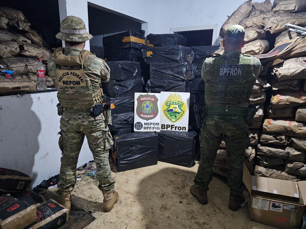 Incautan 400 cajas de cigarrillos y 8 toneladas de carbón en Foz