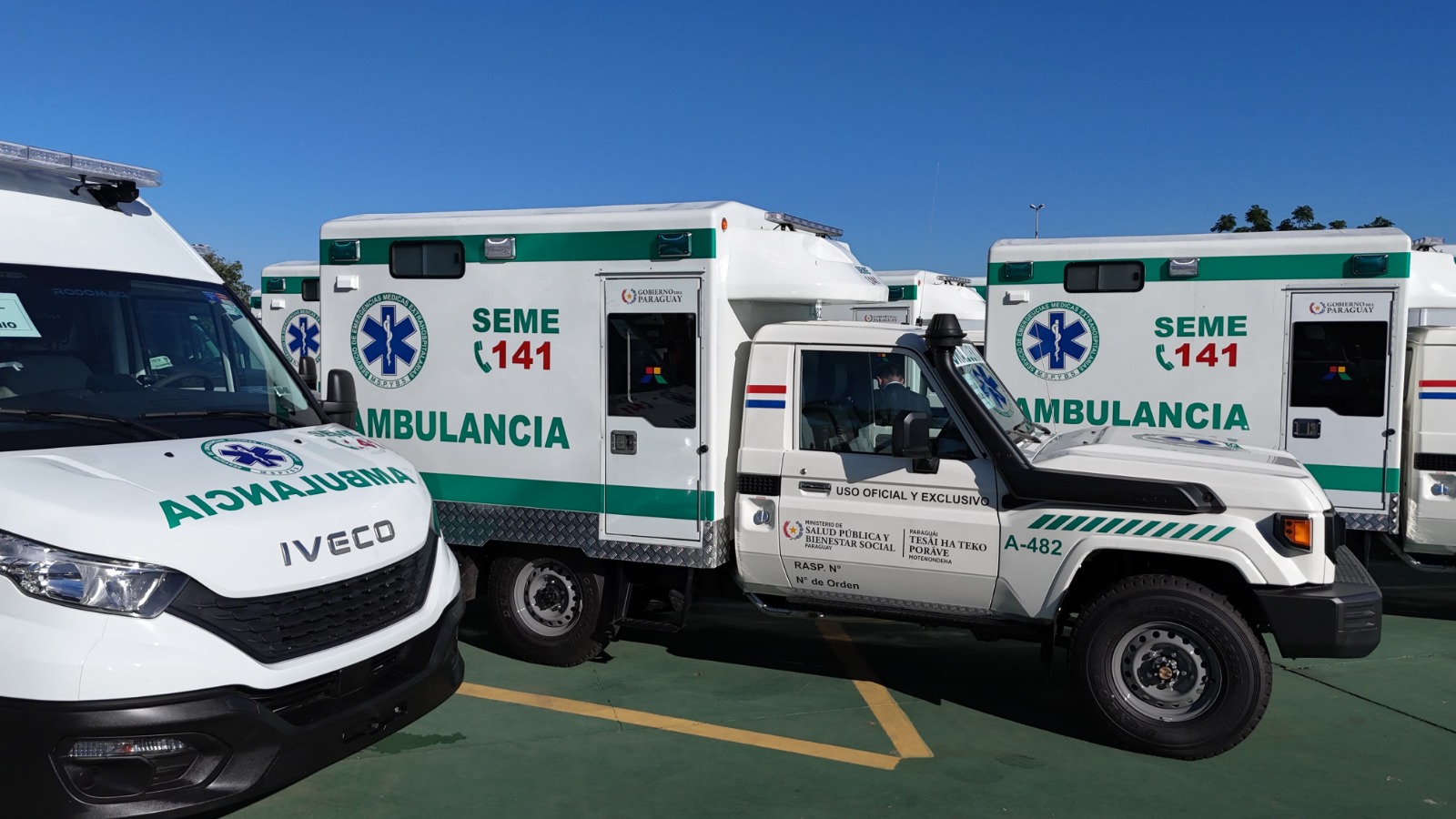 Salud Pública recibió 48 nuevas ambulancias,  adquiridas por Itaipu para fortalecer el SEME