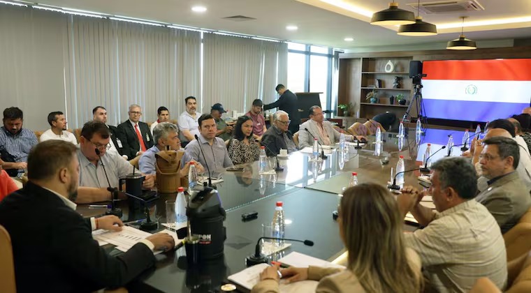 Docentes exigen elevar al 14 % aporte  estatal para reforma de la Caja Fiscal