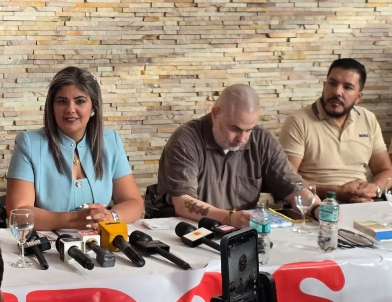 Pereira Mujica parte con amplia ventaja mientras la ANR  sigue sin candidatos y el PLRA se divide por el clan Portillo