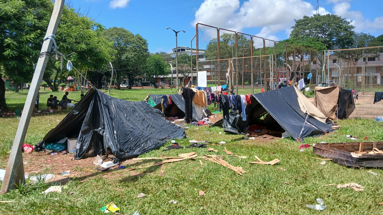 Ciudadanía se queja por la presencia de nativos en el parque Alejo García de CDE