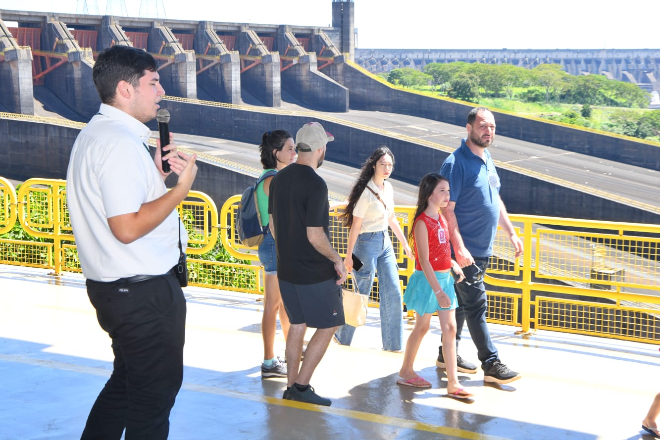Alrededor de 900.000 personas  visitaron los atractivos de Itaipu