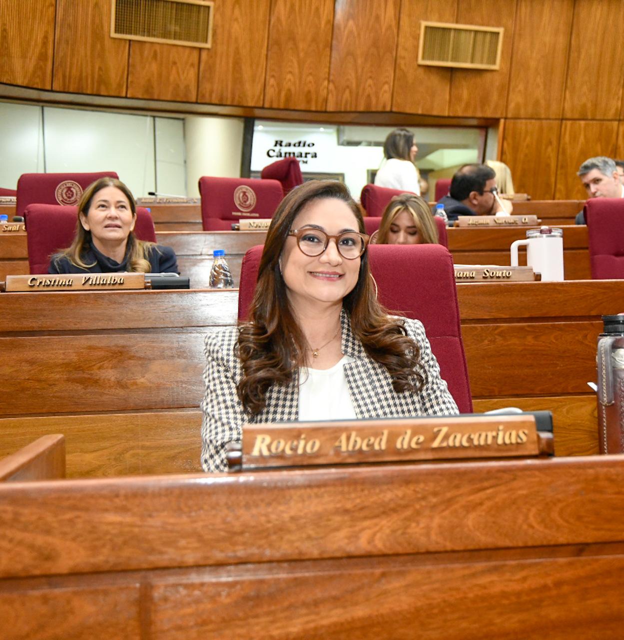 Diputada altoparanaense impulsa formalización y dignificación de los mesiteros en la frontera