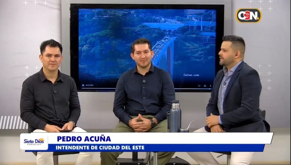 Intendente Pedro Acuña defiende licitaciones y afirma que Pereira Mujica lleva amplia ventaja